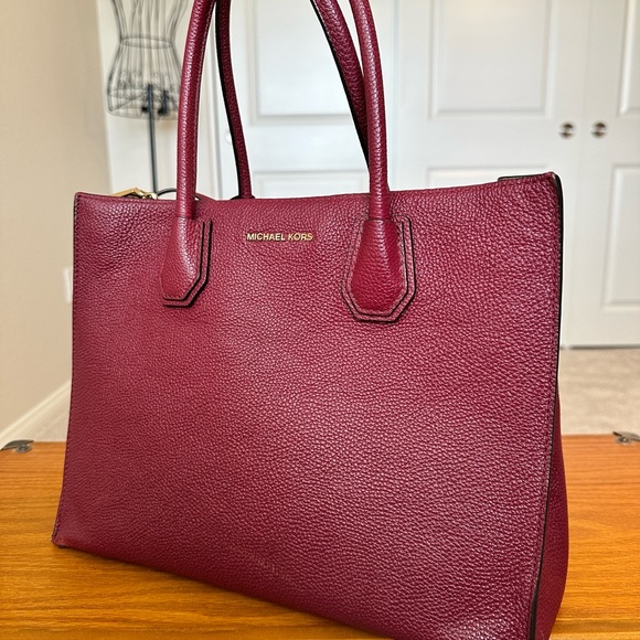 Michael Kors Crossbody Tote - Picture 13 of 15